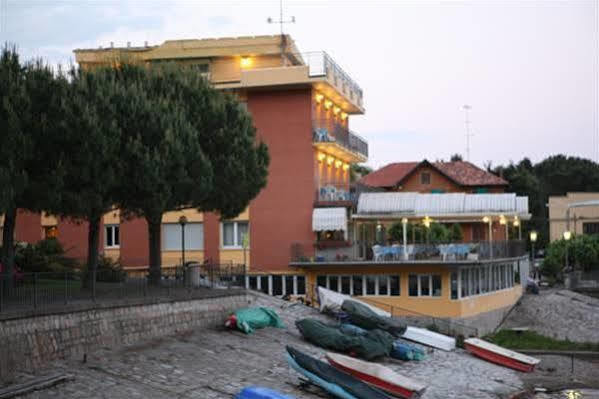 Hotel Capri Lesa Εξωτερικό φωτογραφία