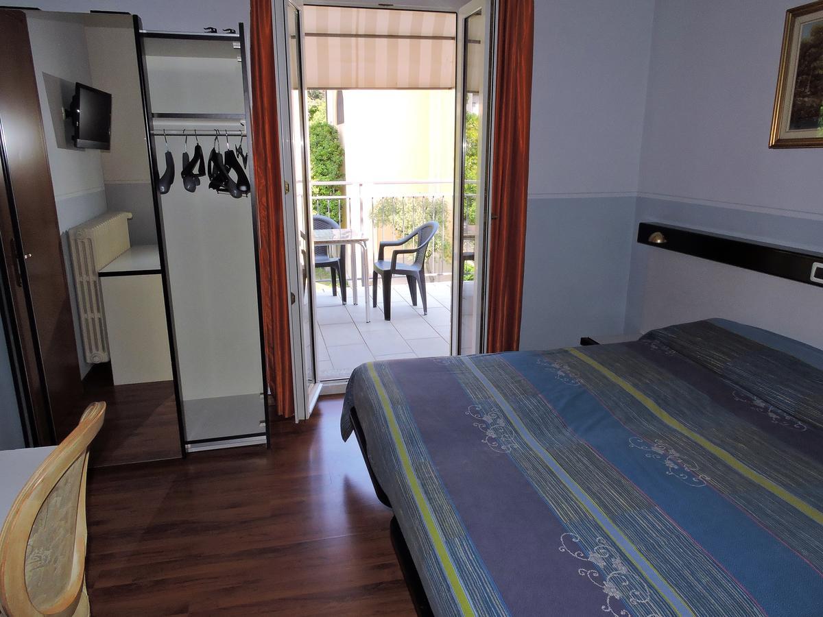 Hotel Capri Lesa Εξωτερικό φωτογραφία