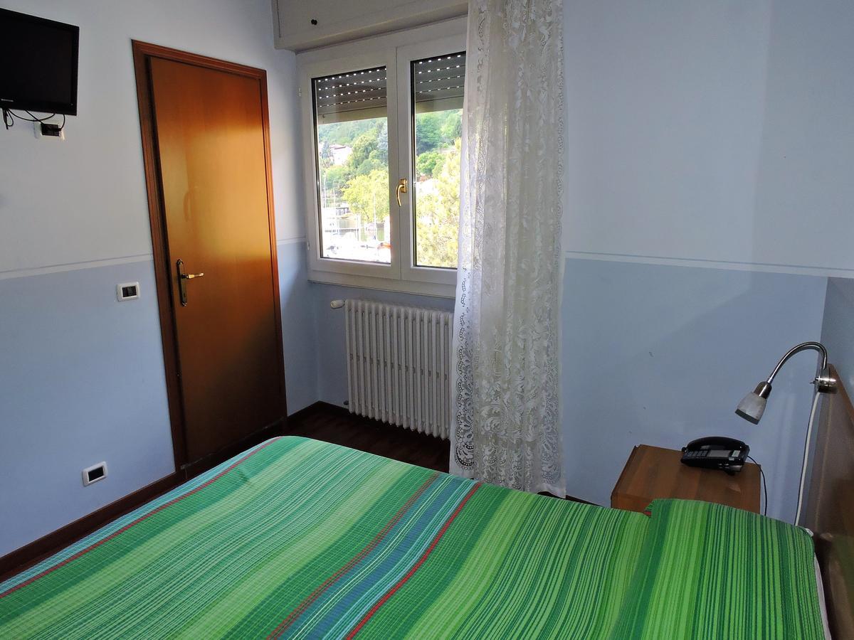 Hotel Capri Lesa Εξωτερικό φωτογραφία