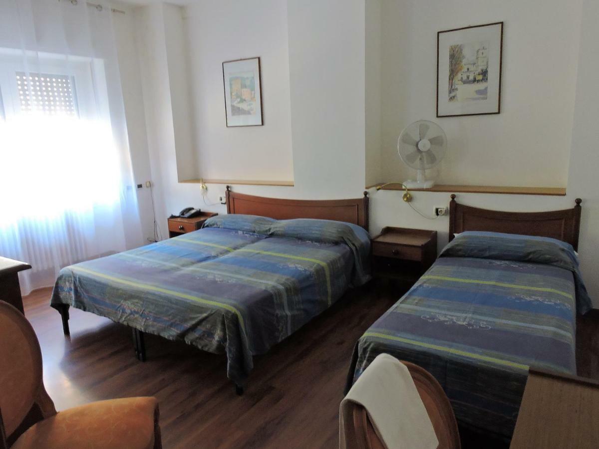 Hotel Capri Lesa Εξωτερικό φωτογραφία